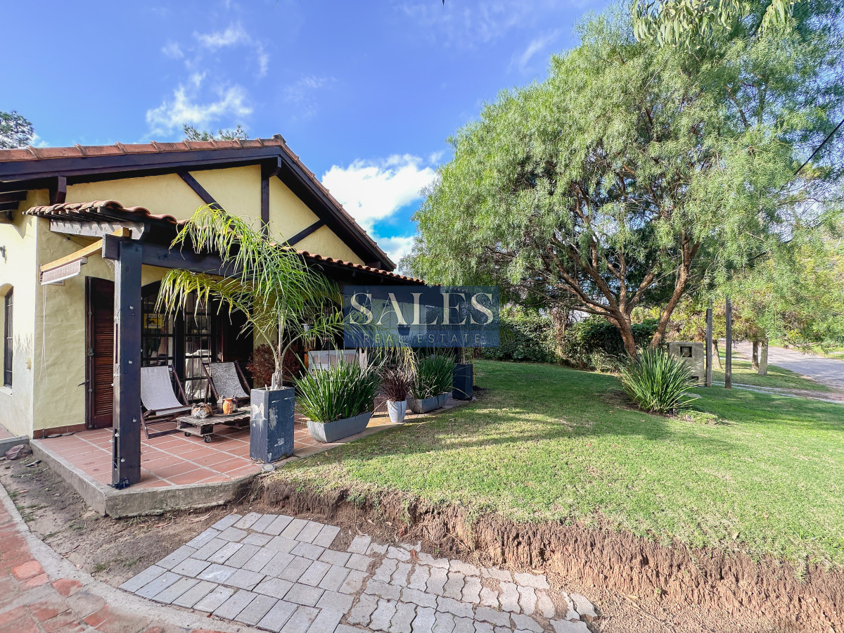 Casa ID.1346 - Casa en Pinares, 3 dormitorios más dependencia