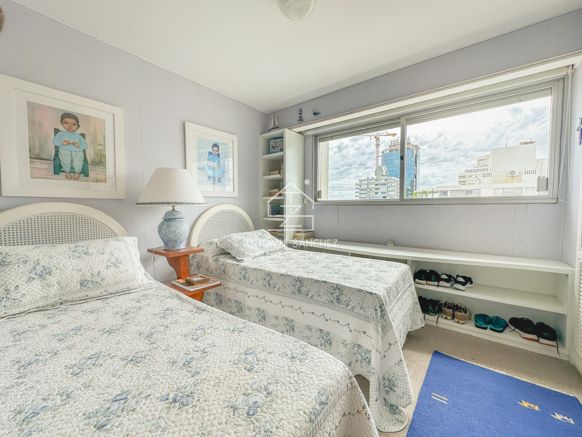 Apartamento ID.1962 - Apartamento en Península, piso alto con vista al Puerto, 4 dormitorios