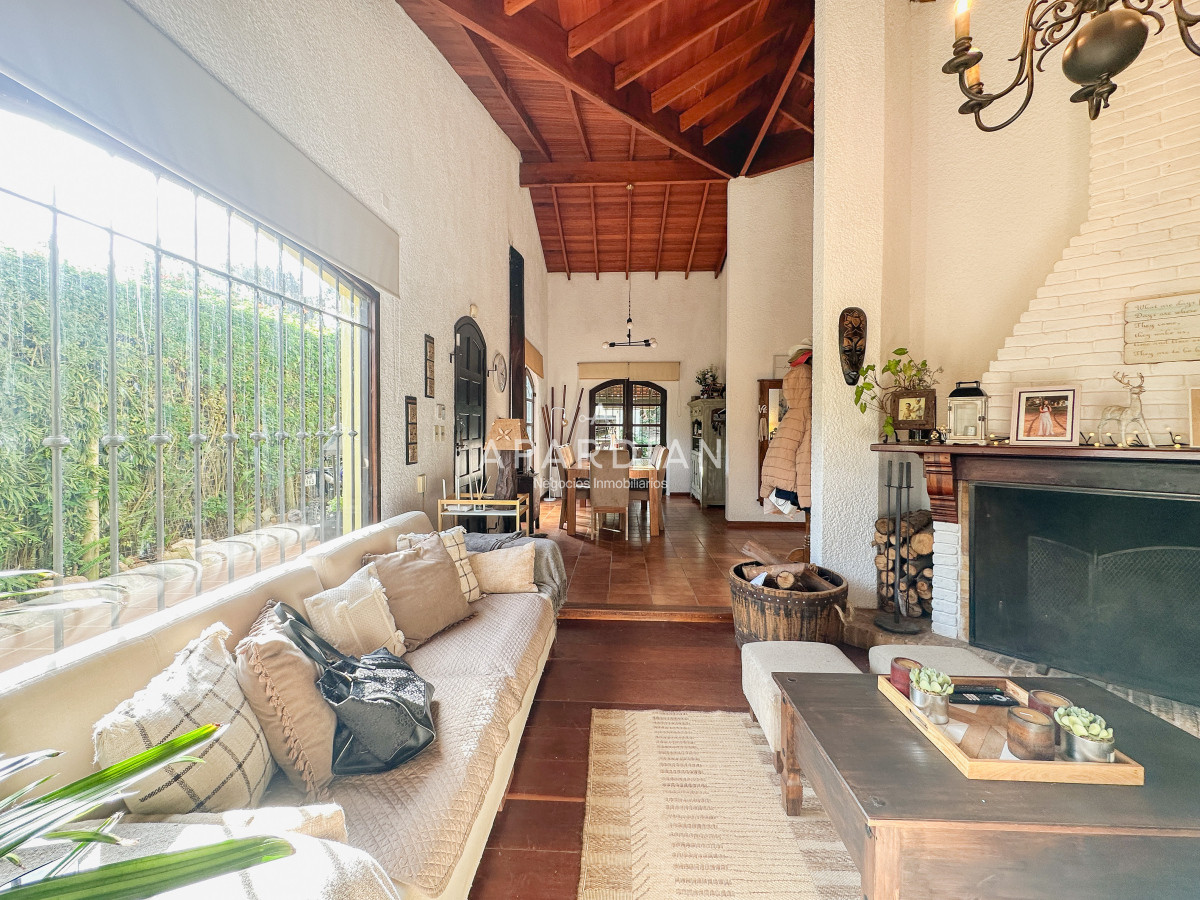 Casa ID.21097888 - Casa en Pinares, 3 dormitorios más dependencia