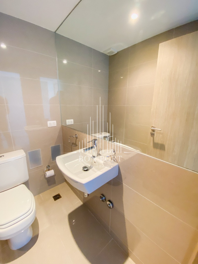 Apartamento ID.242 - Piso alto en Brava, 1 dormitorio con vestidor, edificio Onix