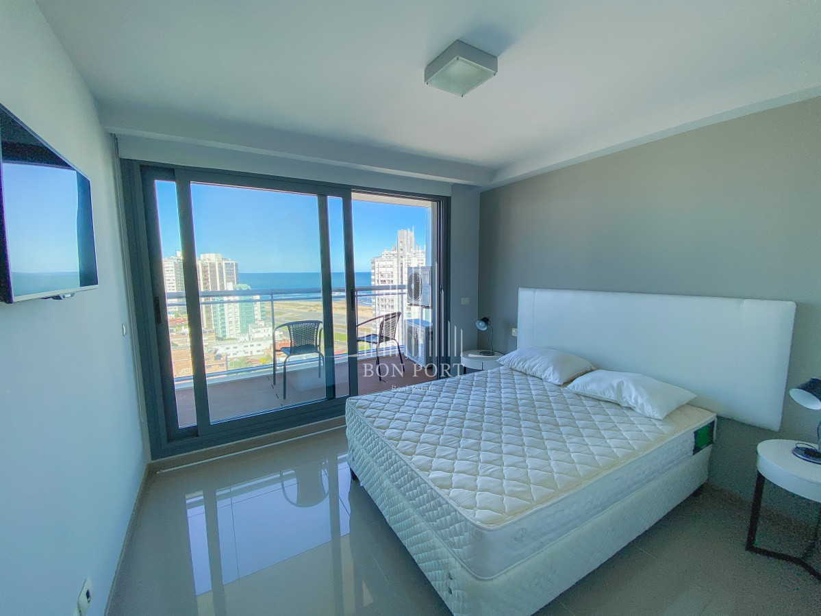 Apartamento ID.242 - Piso alto en Brava, 1 dormitorio con vestidor, edificio Onix