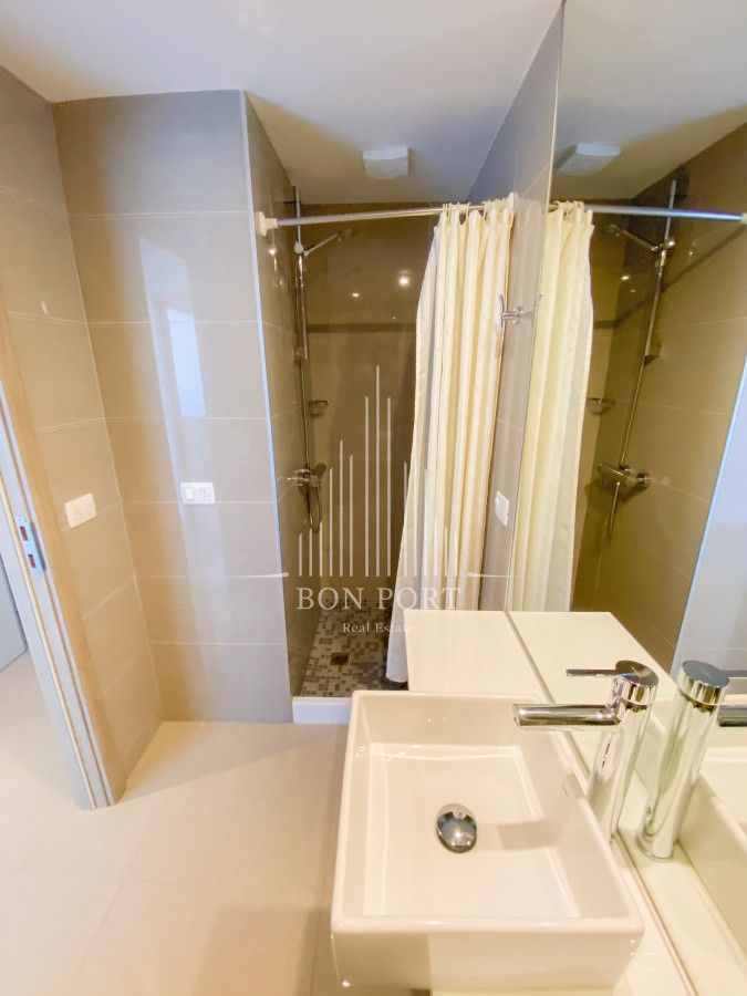 Apartamento ID.242 - Piso alto en Brava, 1 dormitorio con vestidor, edificio Onix