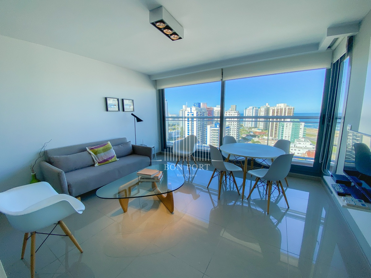 Apartamento ID.242 - Piso alto en Brava, 1 dormitorio con vestidor, edificio Onix