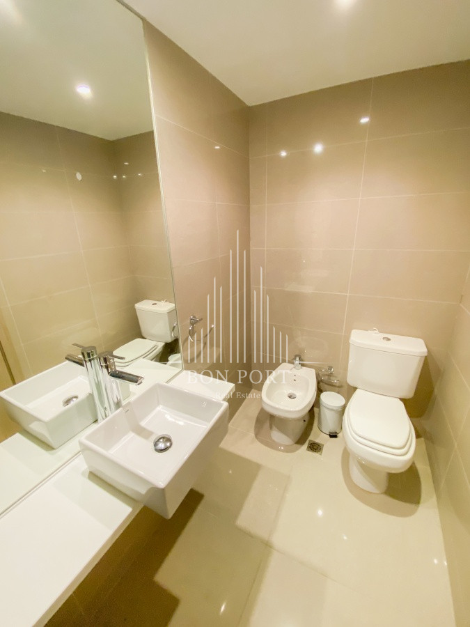 Apartamento ID.242 - Piso alto en Brava, 1 dormitorio con vestidor, edificio Onix