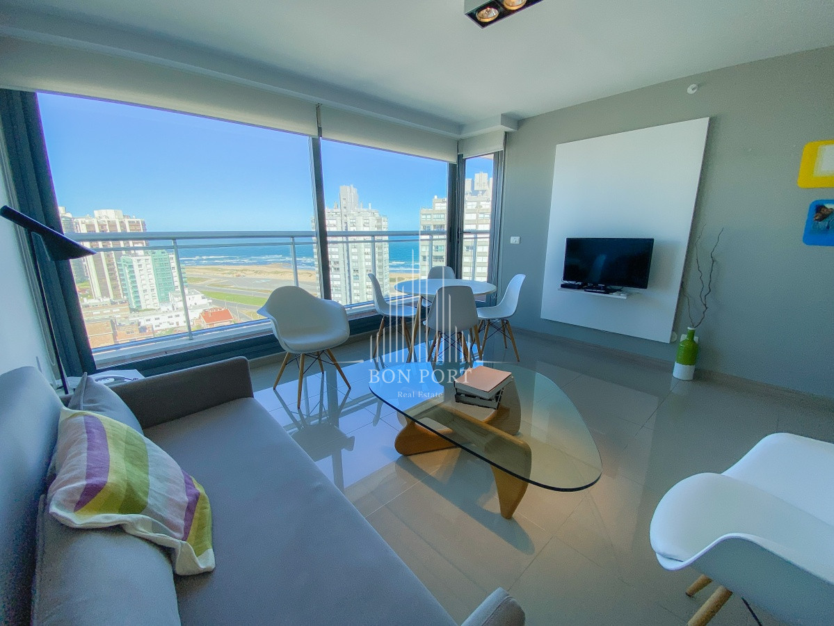 Apartamento ID.242 - Piso alto en Brava, 1 dormitorio con vestidor, edificio Onix