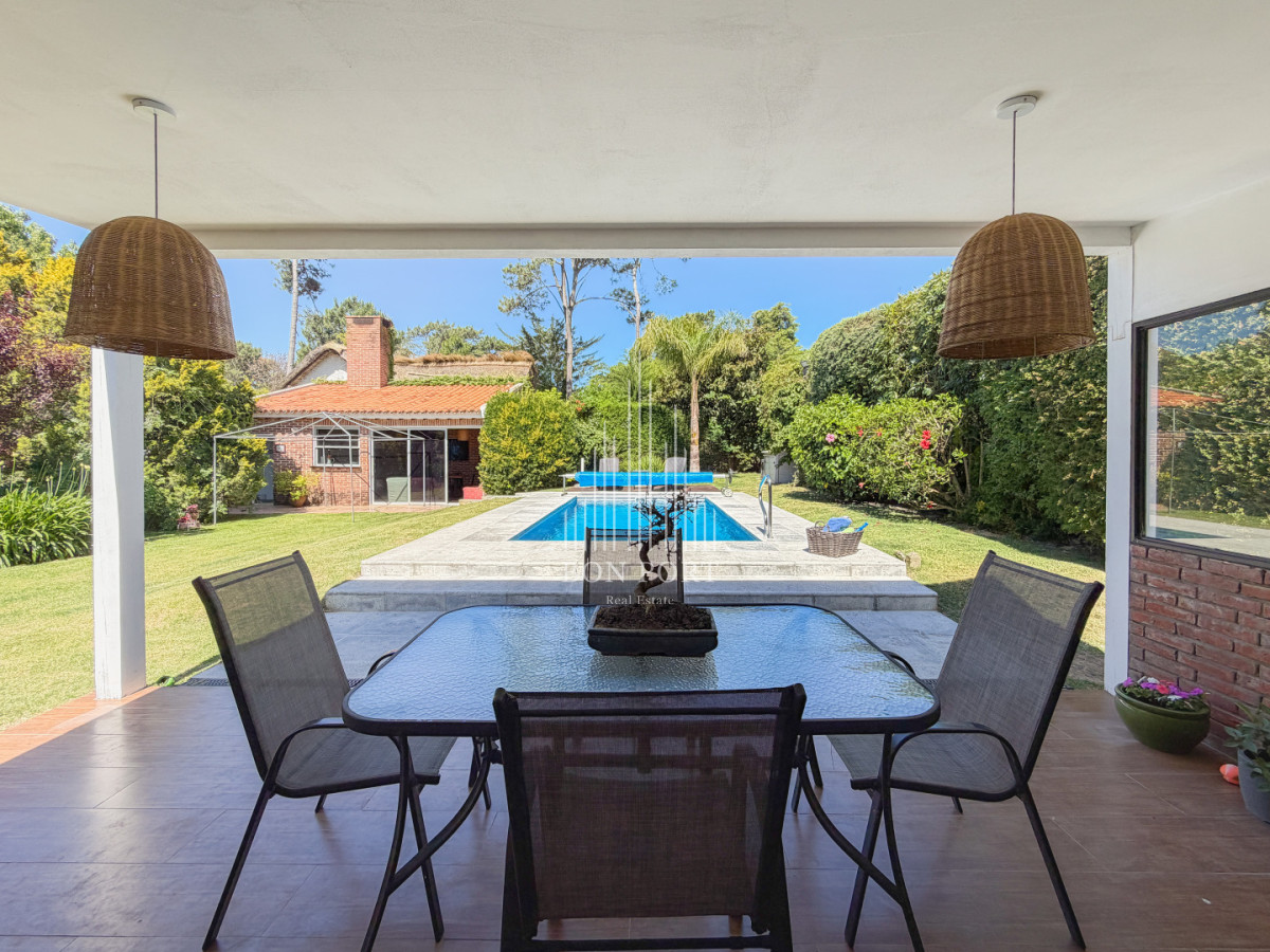 Casa ID.178 - Casa en Pinares, 4 dormitorios y piscina climatizada