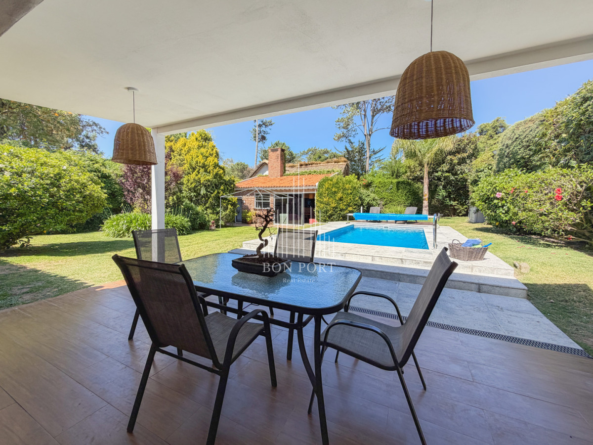 Casa ID.178 - Casa en Pinares, 4 dormitorios y piscina climatizada