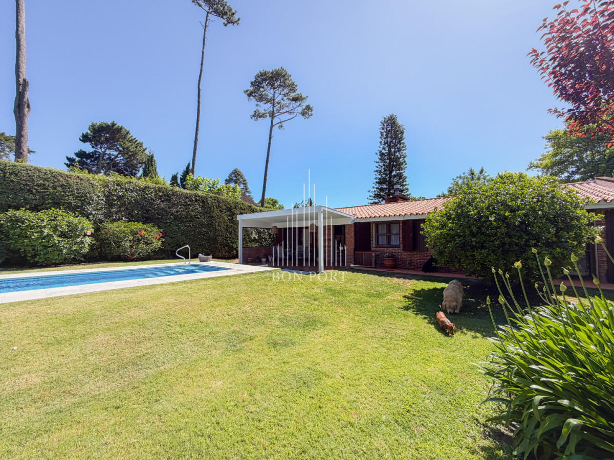 Casa ID.178 - Casa en Pinares, 4 dormitorios y piscina climatizada