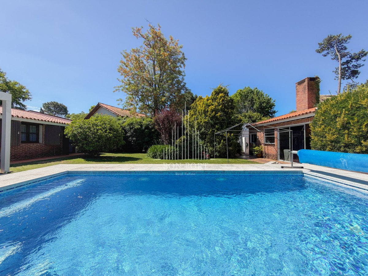 Casa ID.178 - Casa en Pinares, 4 dormitorios y piscina climatizada