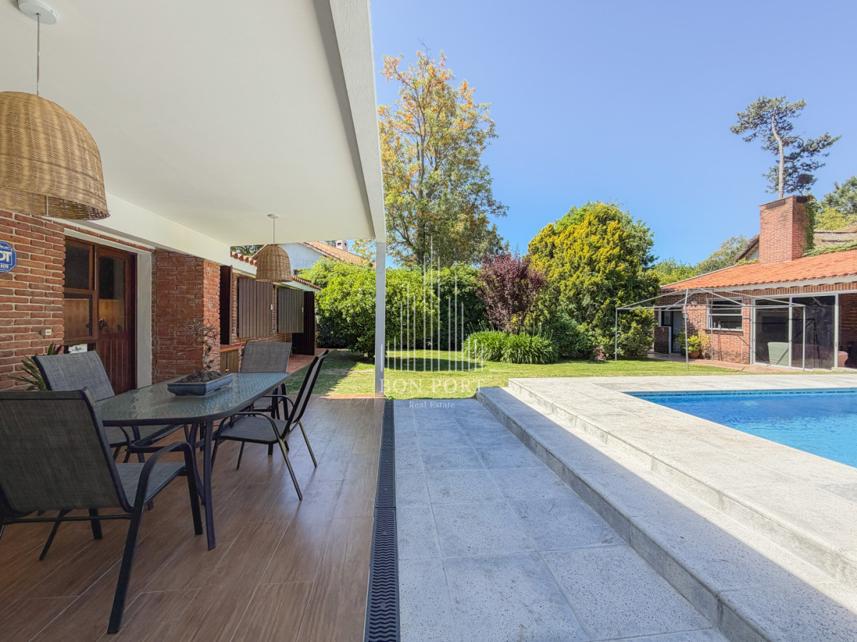 Casa ID.178 - Casa en Pinares, 4 dormitorios y piscina climatizada