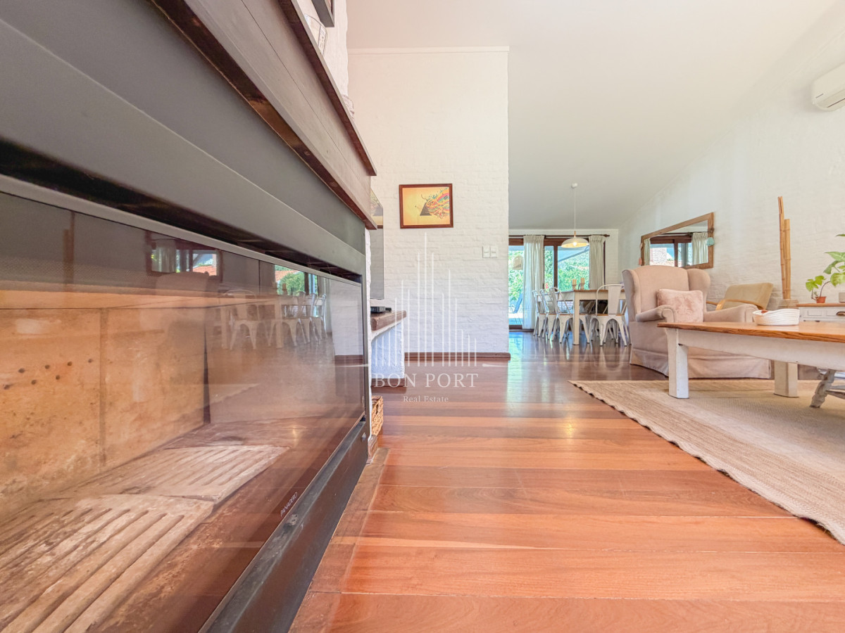 Casa ID.178 - Casa en Pinares, 4 dormitorios y piscina climatizada