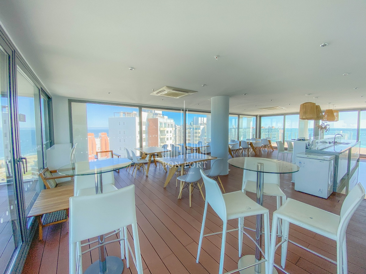 Apartamento ID.242 - Piso alto en Brava, 1 dormitorio con vestidor, edificio Onix