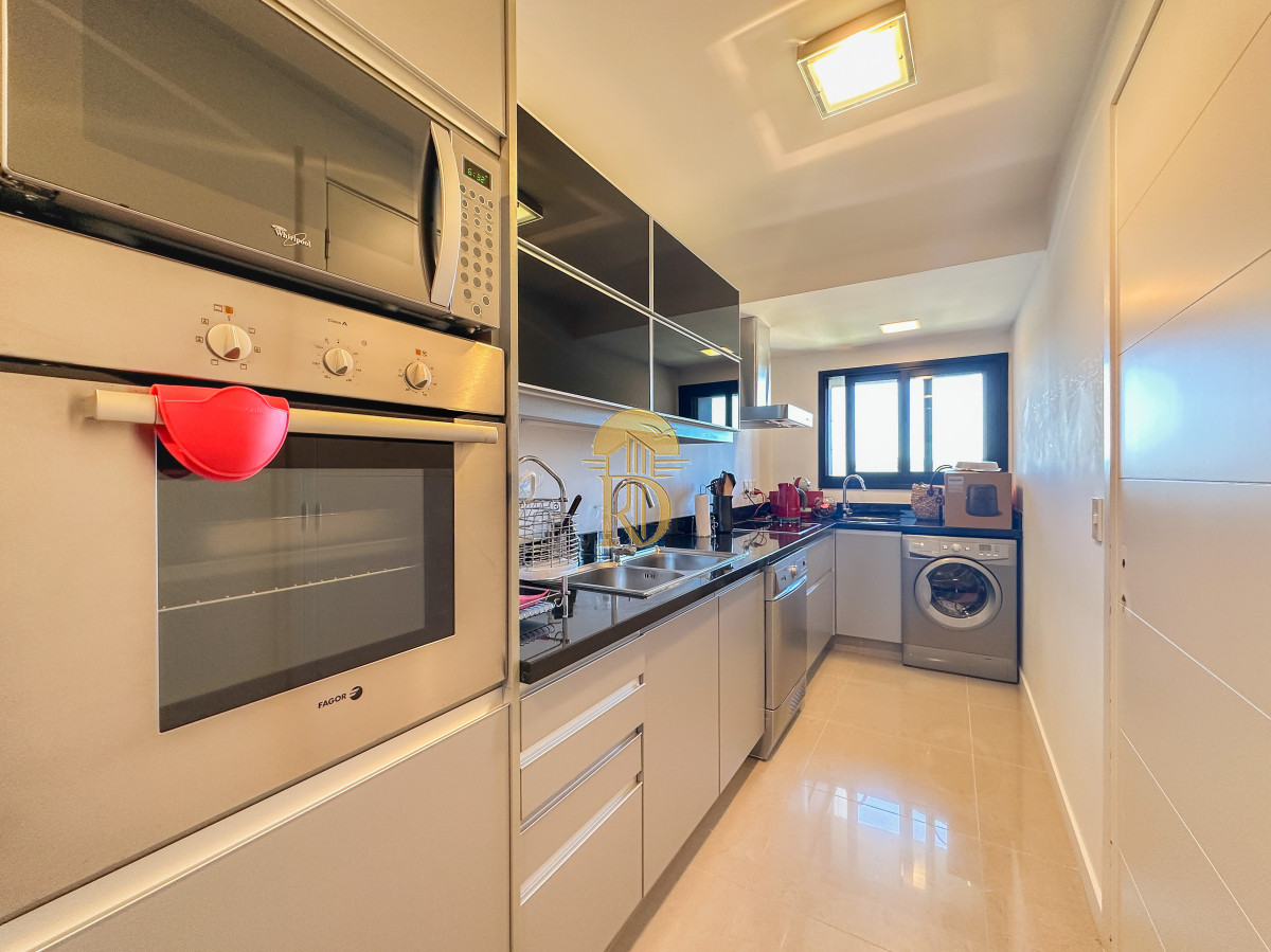 Apartamento en Brava, 3 suites más toilette -id-139-16