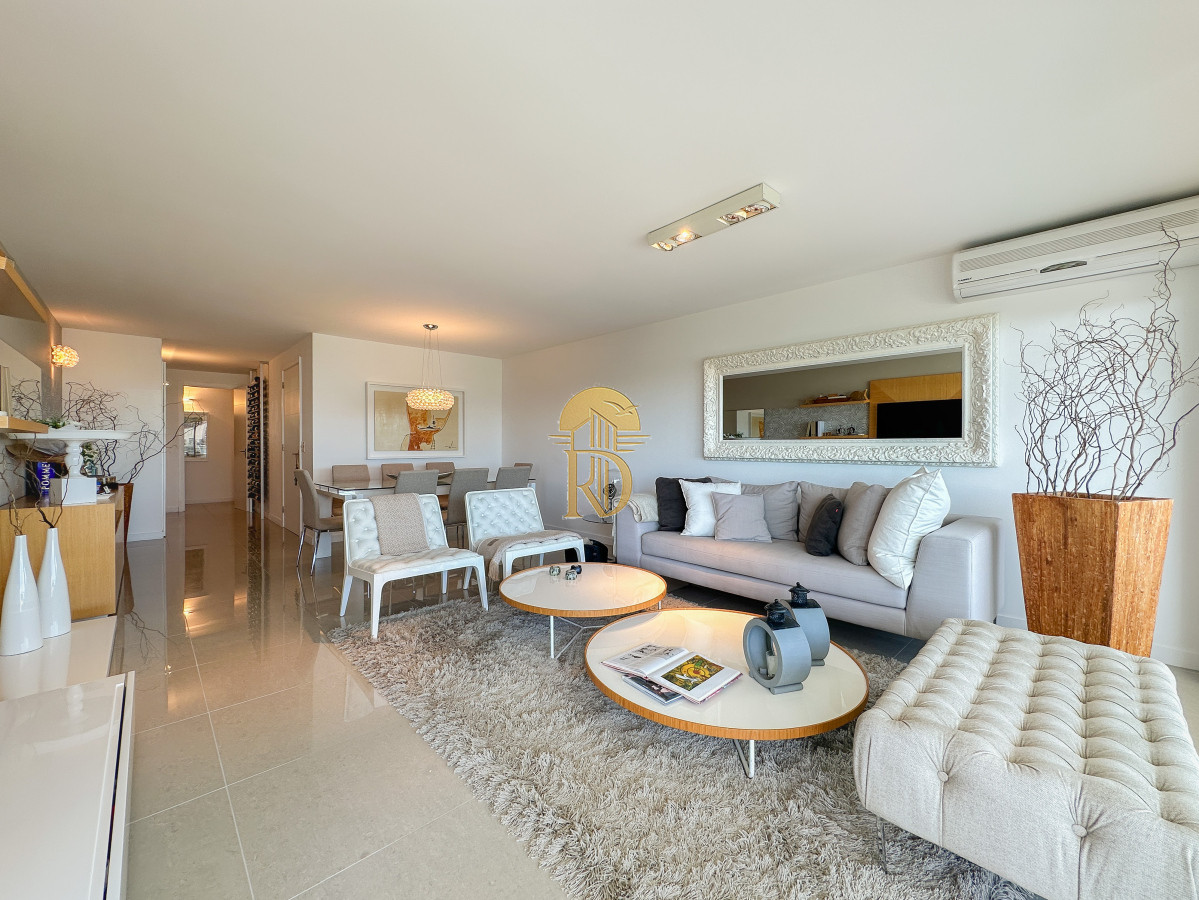 Apartamento en Brava, 3 suites más toilette -id-139-8
