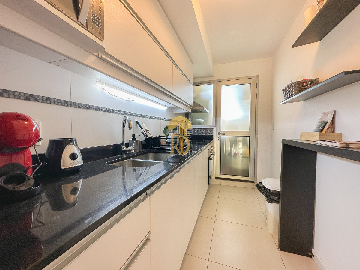 Piso alto en Roosevelt, 2 dormitorios -id-49-11