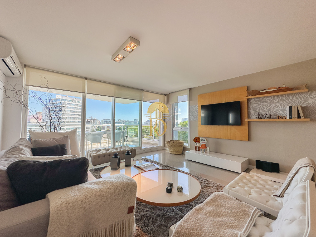 Apartamento en Brava, 3 suites más toilette -id-139-1