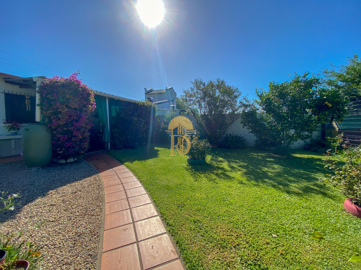 Casa en El Tesoro, 3 dormitorios más dependencia -id-363-17