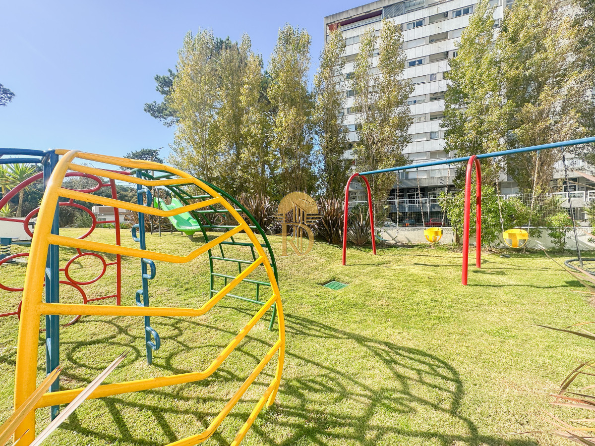 Piso alto en Roosevelt, 2 dormitorios -id-49-29
