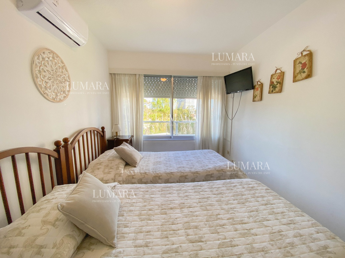 Apartamento ID.2638 - Mansa, apartamento en primera linea de 3 dormitorios mas dependencia