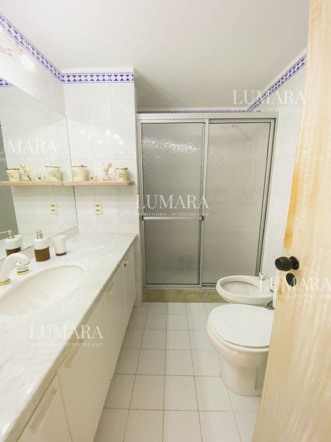 Apartamento ID.2638 - Mansa, apartamento en primera linea de 3 dormitorios mas dependencia