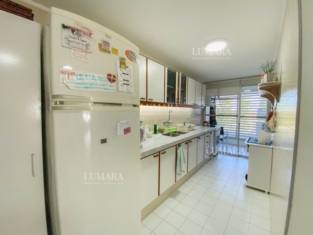 Apartamento ID.2638 - Mansa, apartamento en primera linea de 3 dormitorios mas dependencia