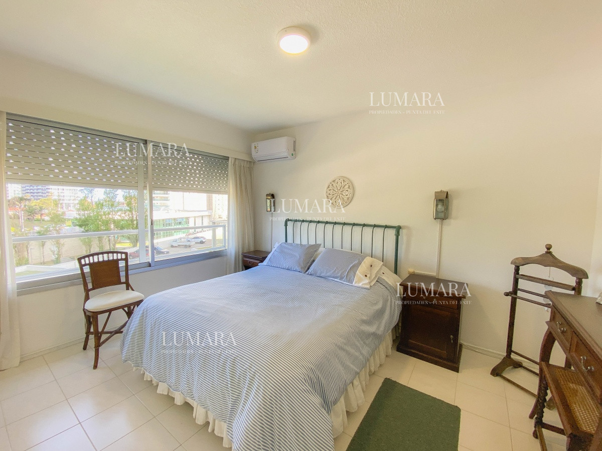Apartamento ID.2638 - Mansa, apartamento en primera linea de 3 dormitorios mas dependencia