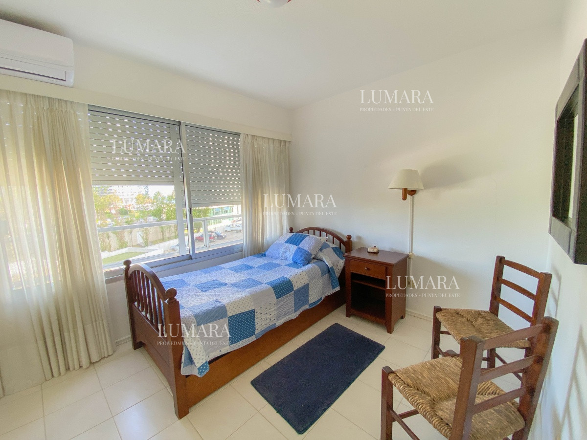 Apartamento ID.2638 - Mansa, apartamento en primera linea de 3 dormitorios mas dependencia