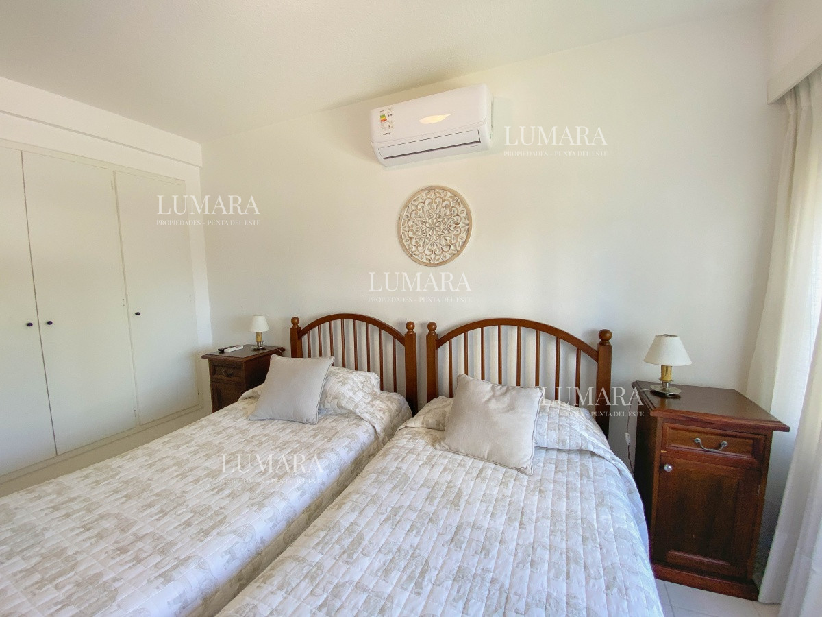 Apartamento ID.2638 - Mansa, apartamento en primera linea de 3 dormitorios mas dependencia