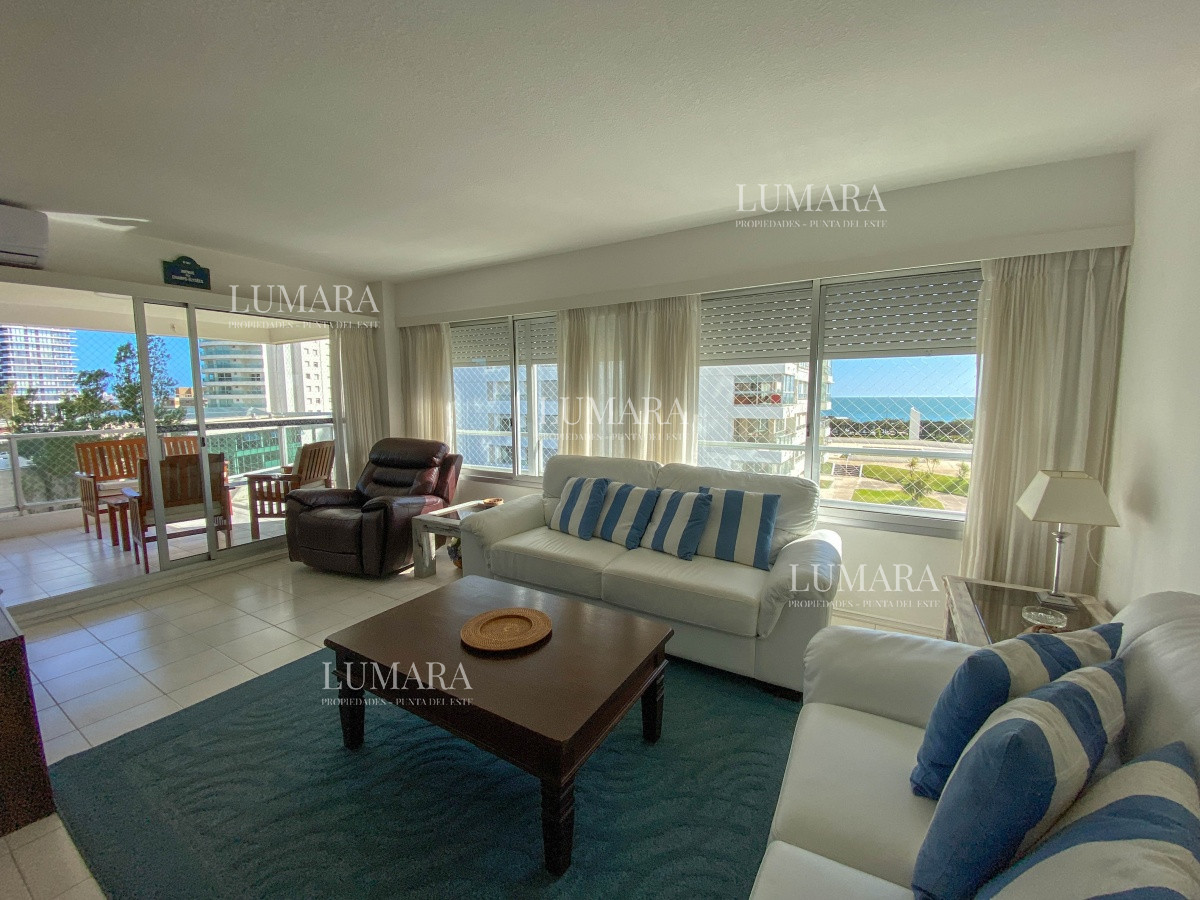 Apartamento ID.2638 - Mansa, apartamento en primera linea de 3 dormitorios mas dependencia