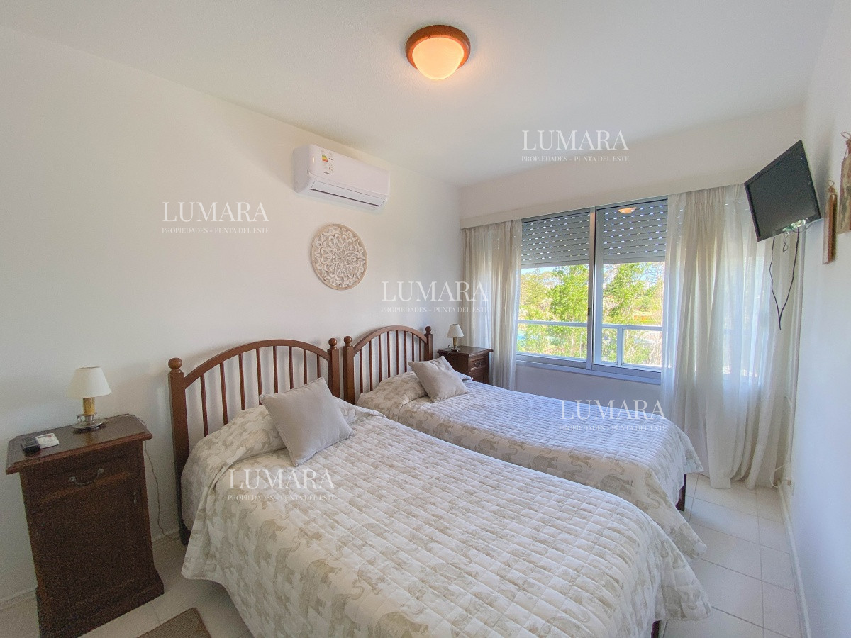 Apartamento ID.2638 - Mansa, apartamento en primera linea de 3 dormitorios mas dependencia