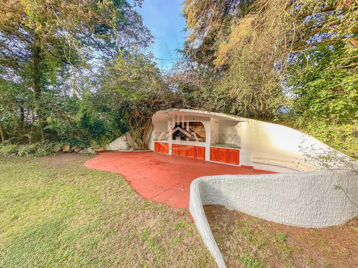 Hermosa casa en Lugano, 4 dormitorios más dependencia