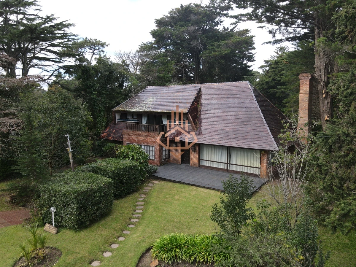 Hermosa casa en Lugano, 4 dormitorios más dependencia - Foto 1