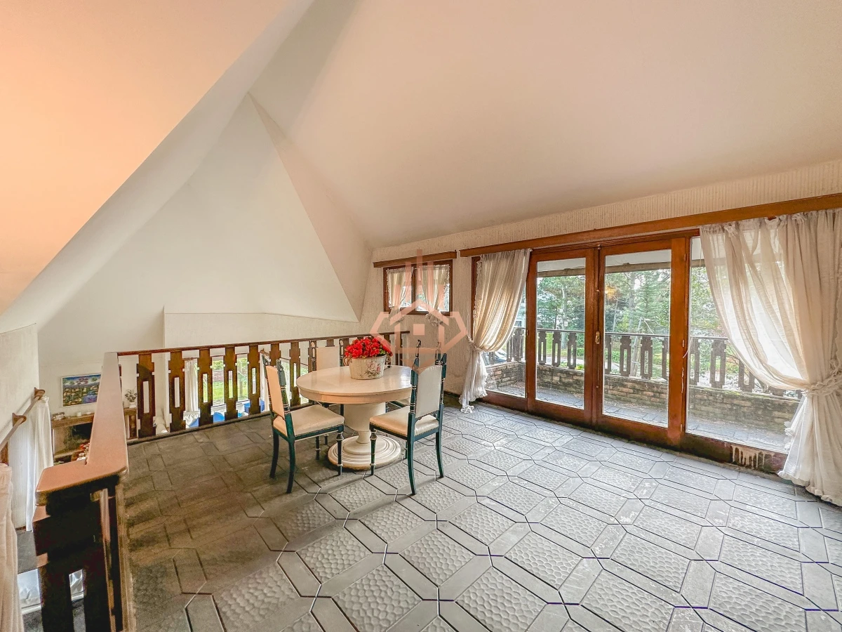 Hermosa casa en Lugano, 4 dormitorios más dependencia