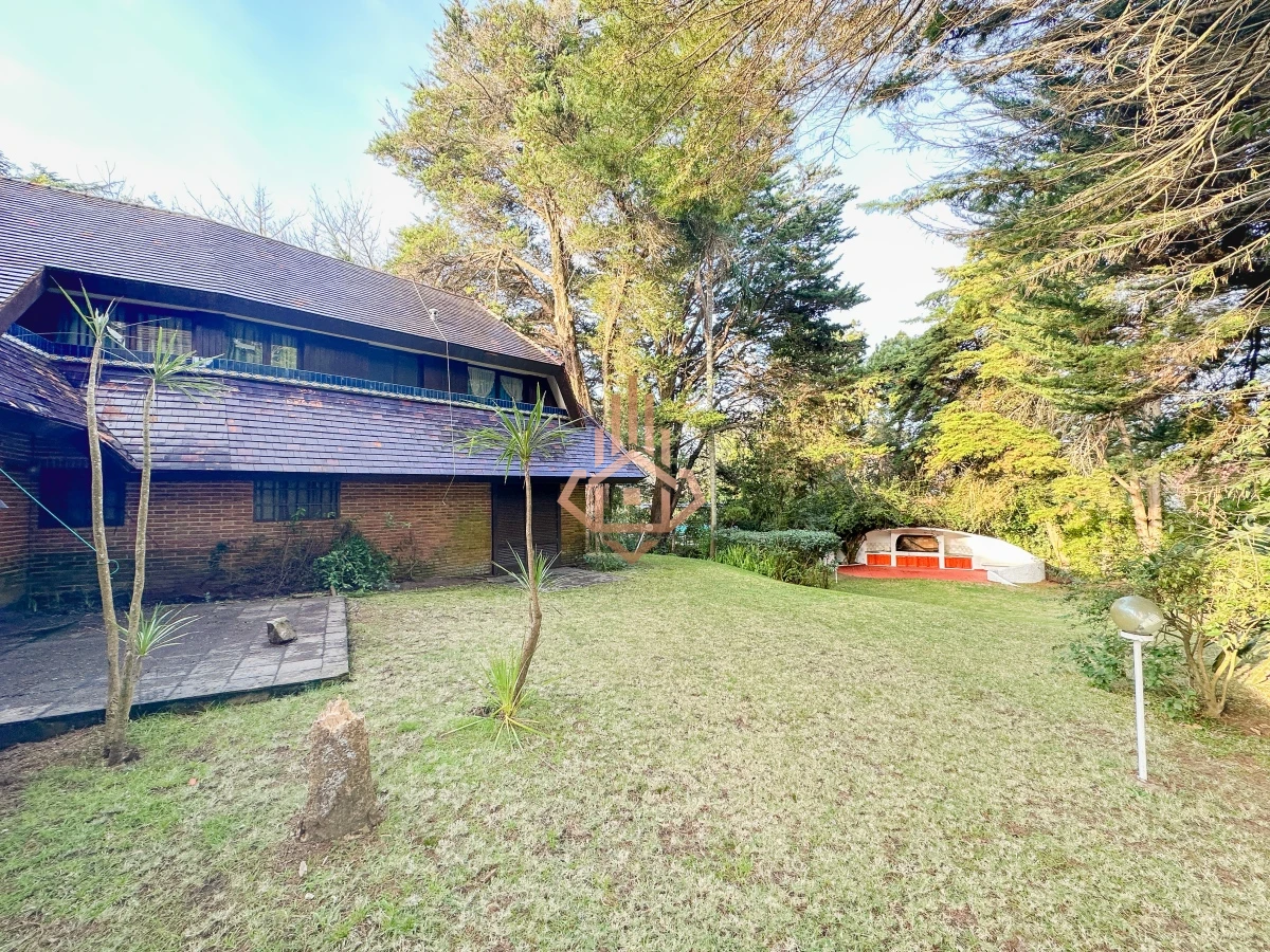 Hermosa casa en Lugano, 4 dormitorios más dependencia