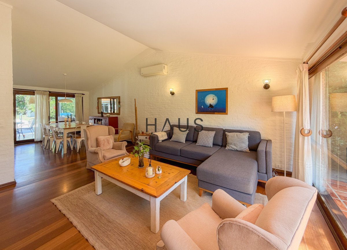 Casa ID.768 - Casa en Pinares, 4 dormitorios y piscina climatizada