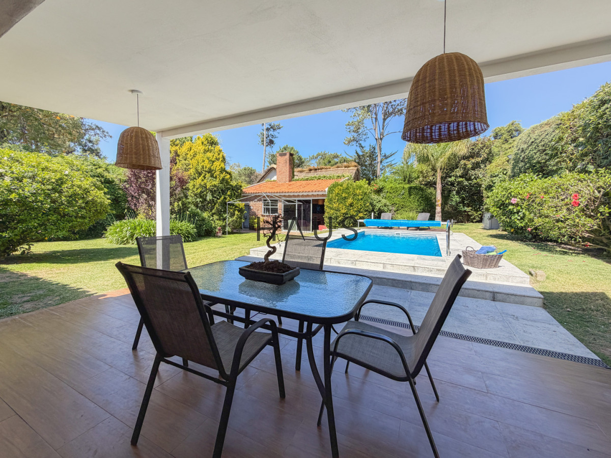 Casa ID.768 - Casa en Pinares, 4 dormitorios y piscina climatizada