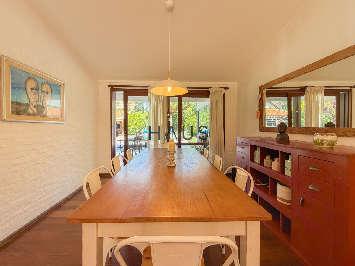 Casa ID.768 - Casa en Pinares, 4 dormitorios y piscina climatizada