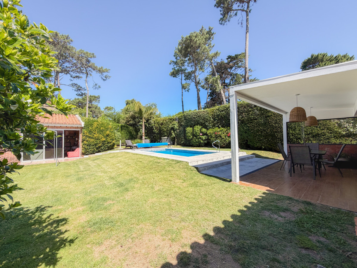 Casa ID.768 - Casa en Pinares, 4 dormitorios y piscina climatizada