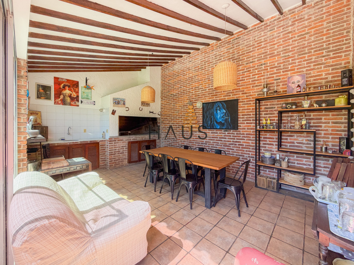 Casa ID.768 - Casa en Pinares, 4 dormitorios y piscina climatizada