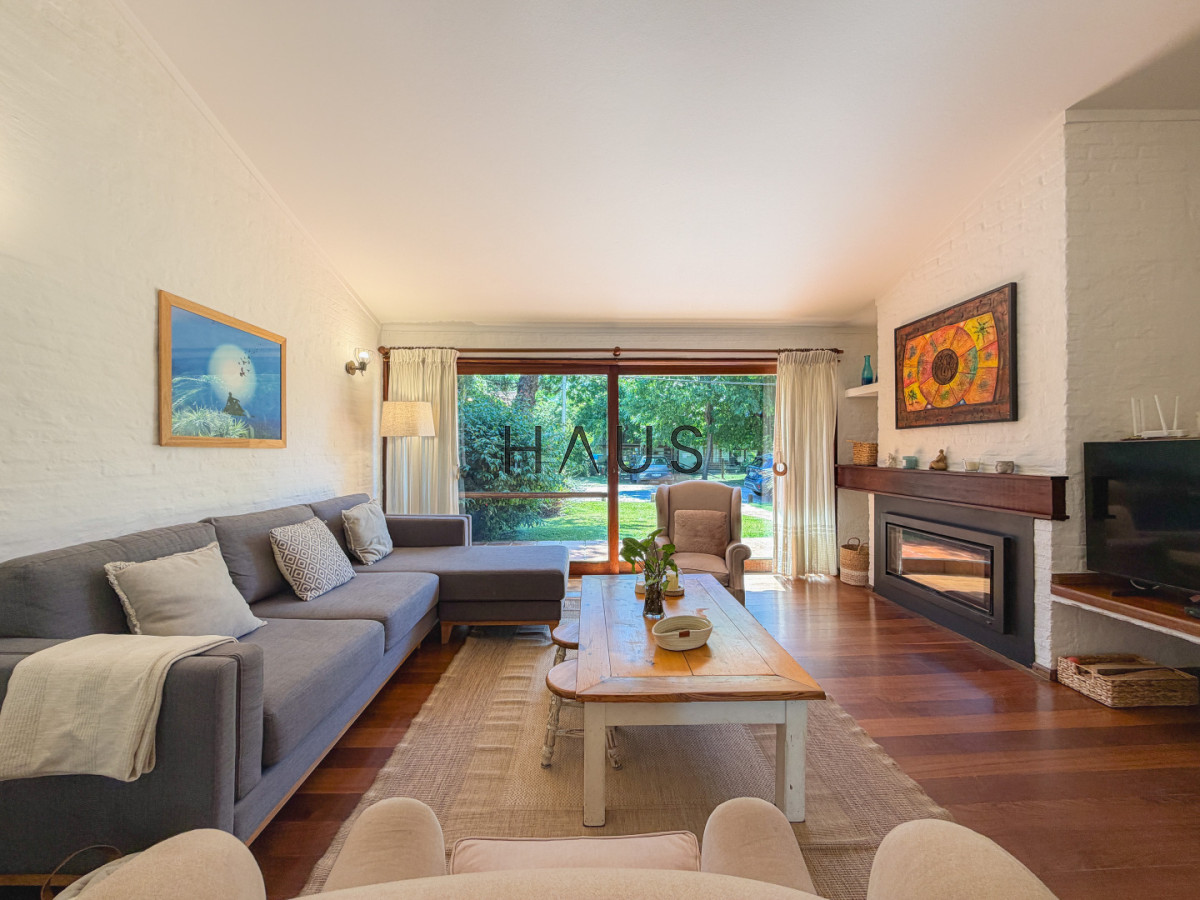 Casa ID.768 - Casa en Pinares, 4 dormitorios y piscina climatizada