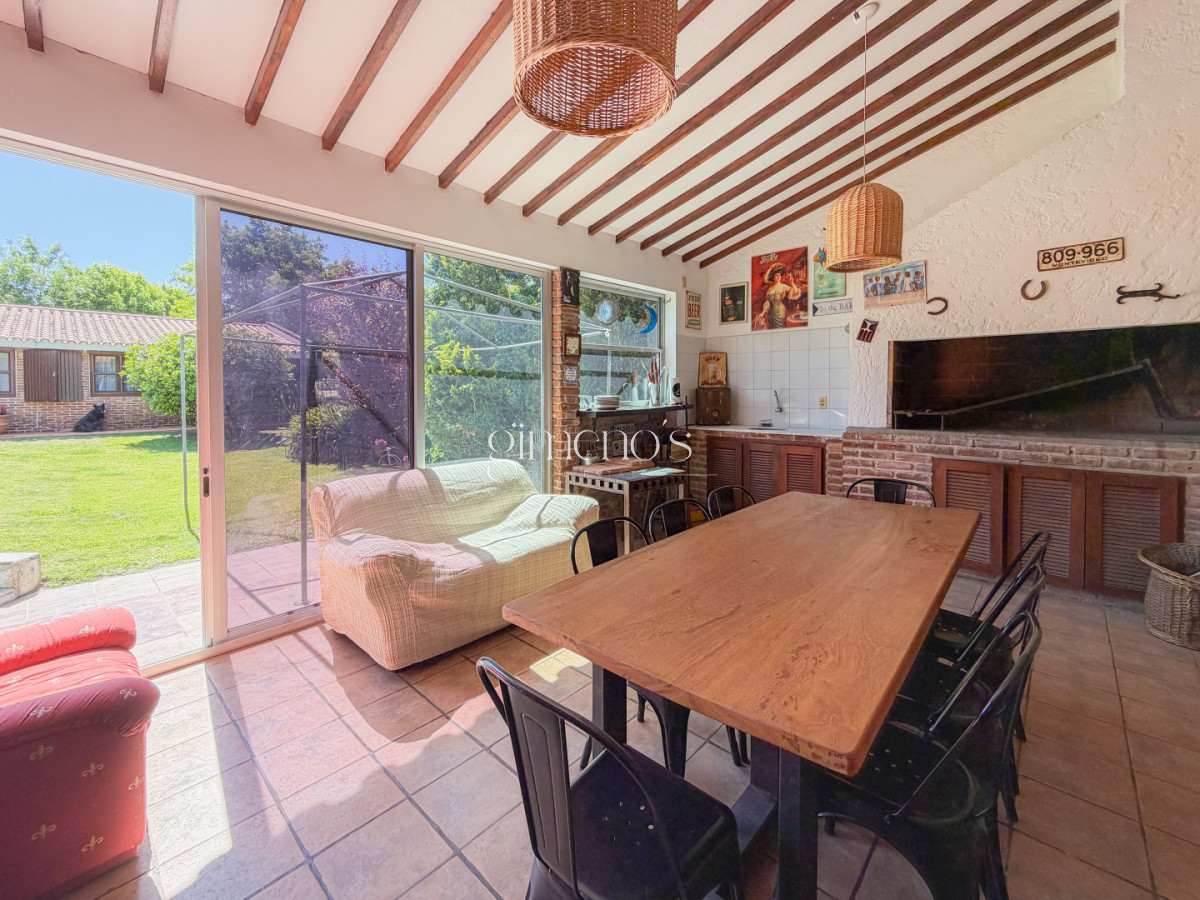 Casa ID.1035 - Casa en Pinares, 4 dormitorios y piscina climatizada