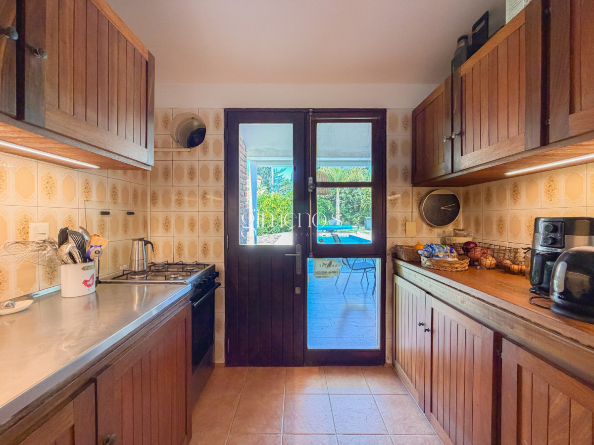 Casa ID.1035 - Casa en Pinares, 4 dormitorios y piscina climatizada