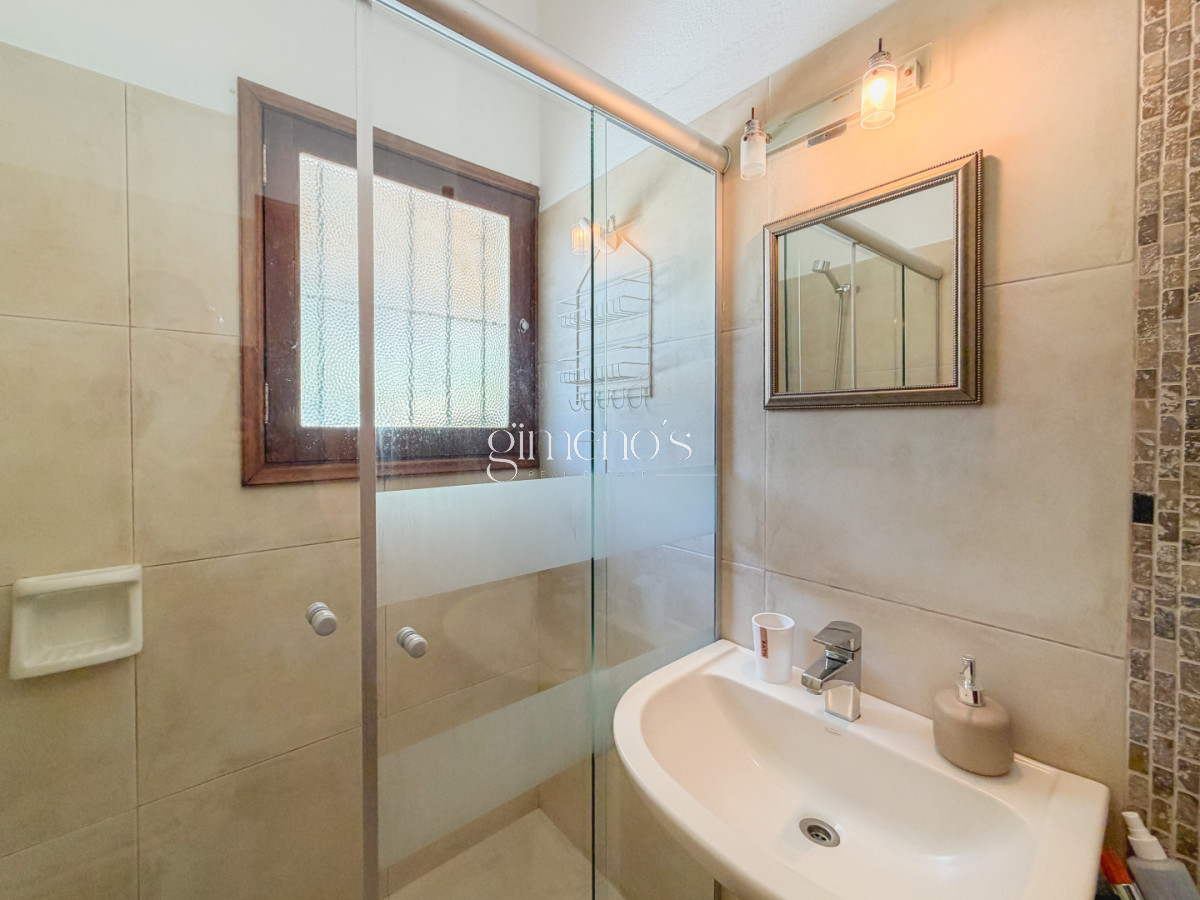 Casa ID.1035 - Casa en Pinares, 4 dormitorios y piscina climatizada