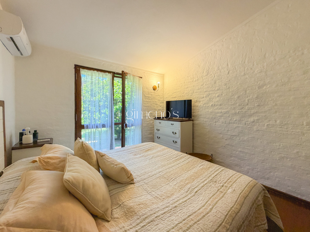 Casa ID.1035 - Casa en Pinares, 4 dormitorios y piscina climatizada