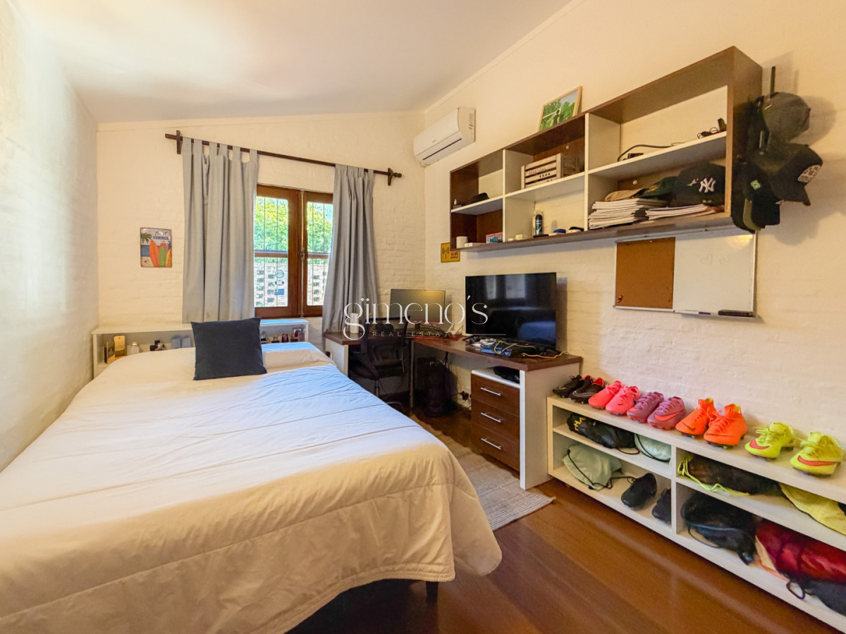 Casa ID.1035 - Casa en Pinares, 4 dormitorios y piscina climatizada