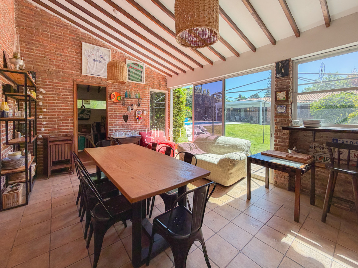 Casa ID.1035 - Casa en Pinares, 4 dormitorios y piscina climatizada