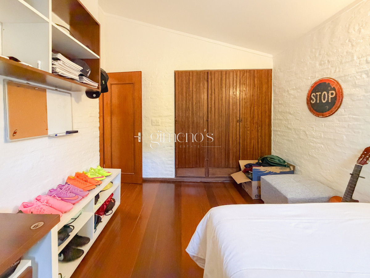 Casa ID.1035 - Casa en Pinares, 4 dormitorios y piscina climatizada