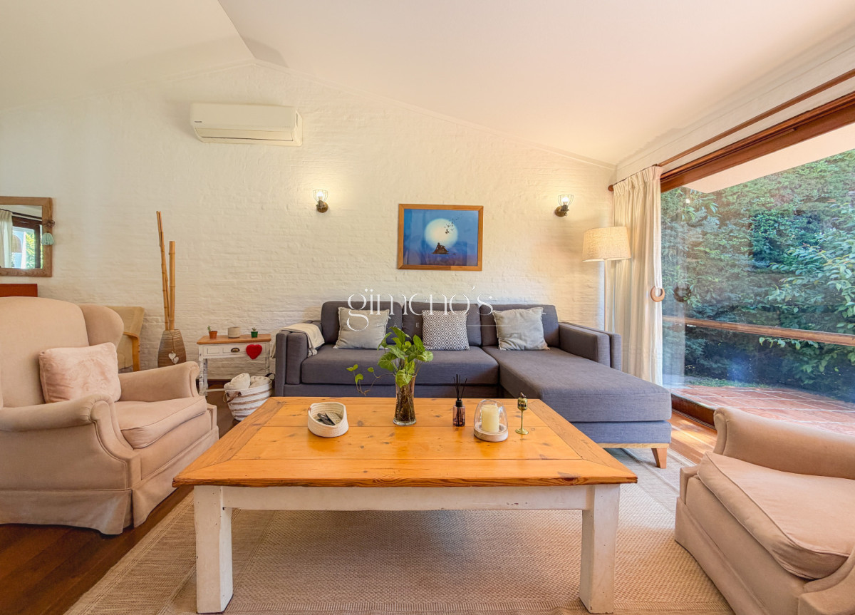 Casa ID.1035 - Casa en Pinares, 4 dormitorios y piscina climatizada