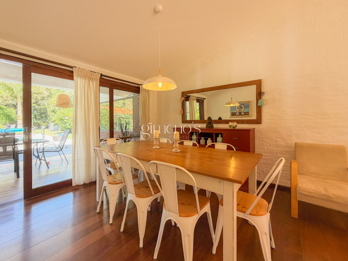 Casa ID.1035 - Casa en Pinares, 4 dormitorios y piscina climatizada