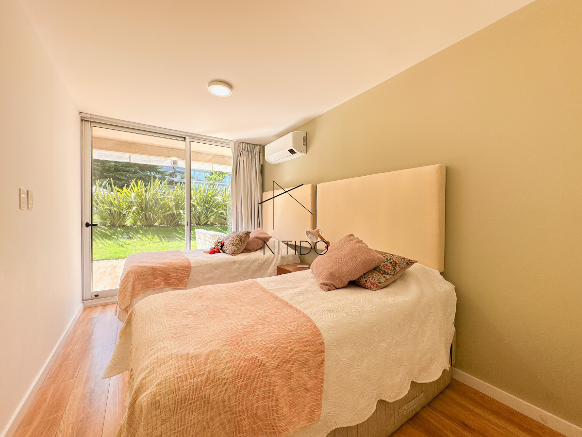 Apartamento ID.125 - Apartamento en Mansa, 3 dormitorios, patio y parrillero